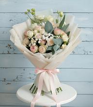 Букет цветов из:  Розы и Лизиантусы в Даховской