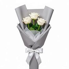 Букет 3 белые розы в Даховской