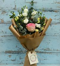 Букет цветов из:  Розы и Лизиантусы в Даховской